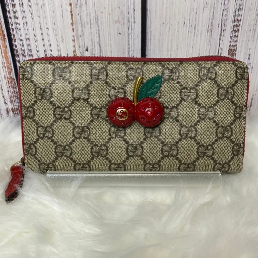 SOLD LIMITED EDITION Gucci Supreme Cherry Full Zip Wallet